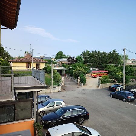 Vittoria Rooms Peschiera Peschiera del Garda Buitenkant foto