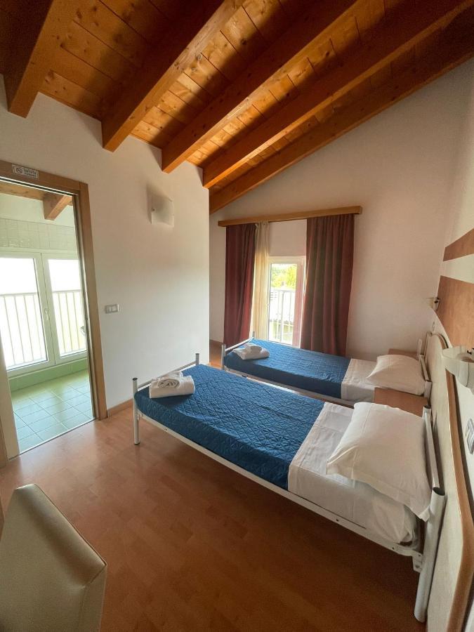 Vittoria Rooms Peschiera Peschiera del Garda Buitenkant foto