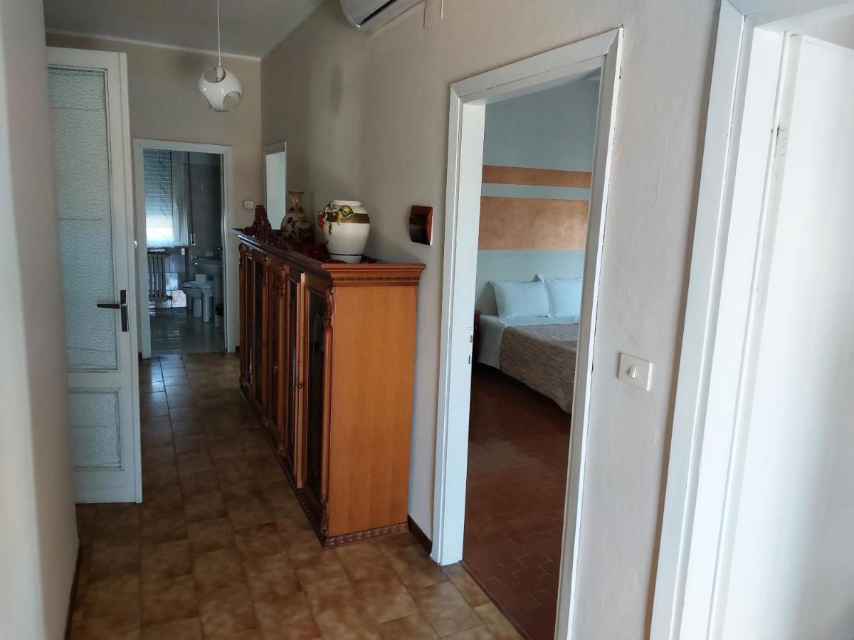 Vittoria Rooms Peschiera Peschiera del Garda Buitenkant foto