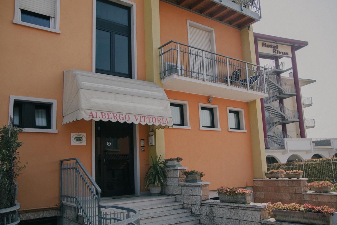 Vittoria Rooms Peschiera Peschiera del Garda Buitenkant foto