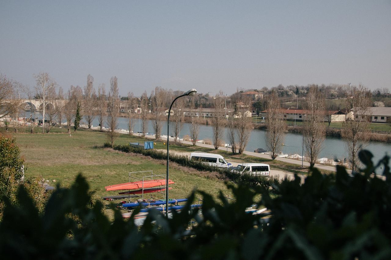 Vittoria Rooms Peschiera Peschiera del Garda Buitenkant foto