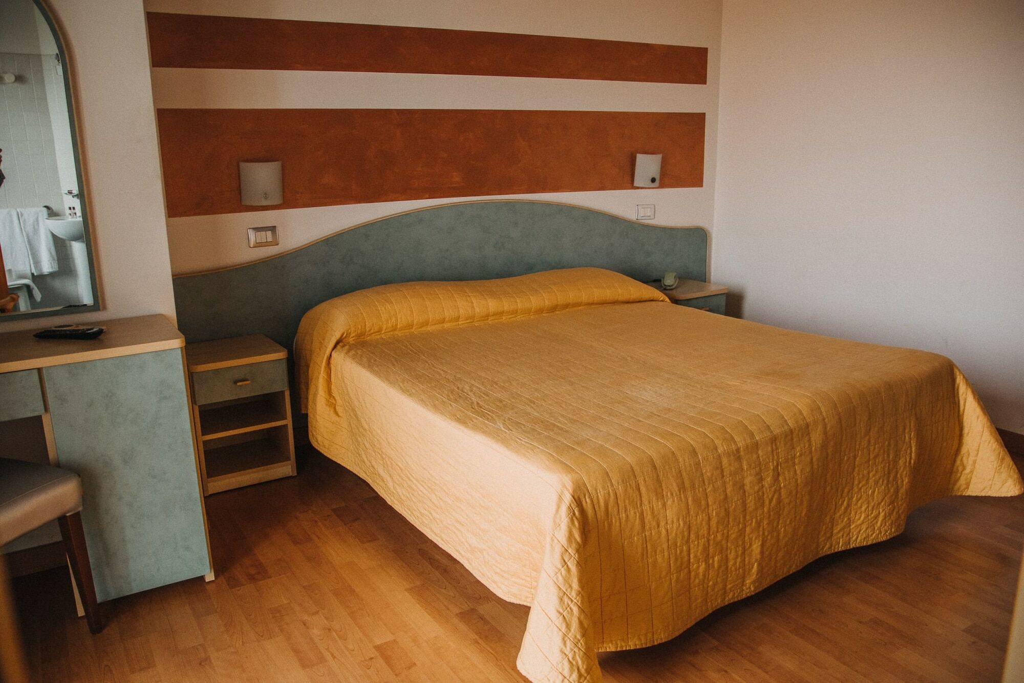 Vittoria Rooms Peschiera Peschiera del Garda Buitenkant foto