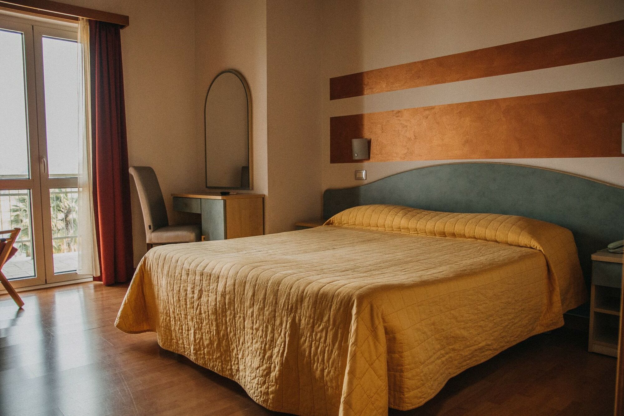 Vittoria Rooms Peschiera Peschiera del Garda Buitenkant foto